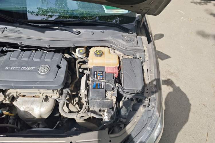 Used Buick GT 2016 15N Manual Elite Edition Engine Bay Left