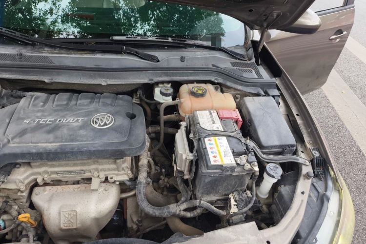 Used Buick GT 2016 15N Manual Luxury Version Engine Bay Left