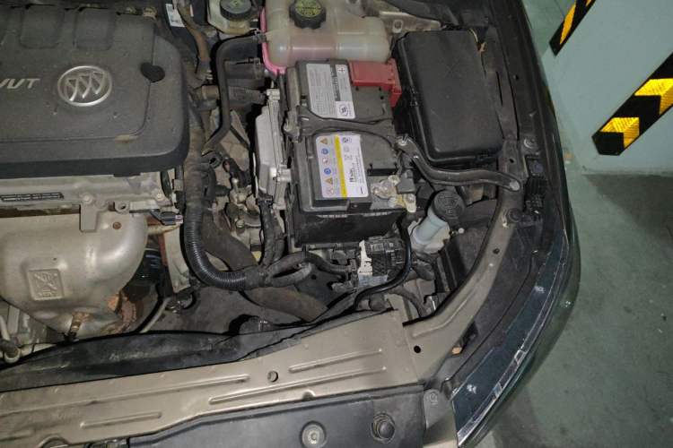 Used Buick GT 2016 15N Manual Elite Edition Engine Bay Left