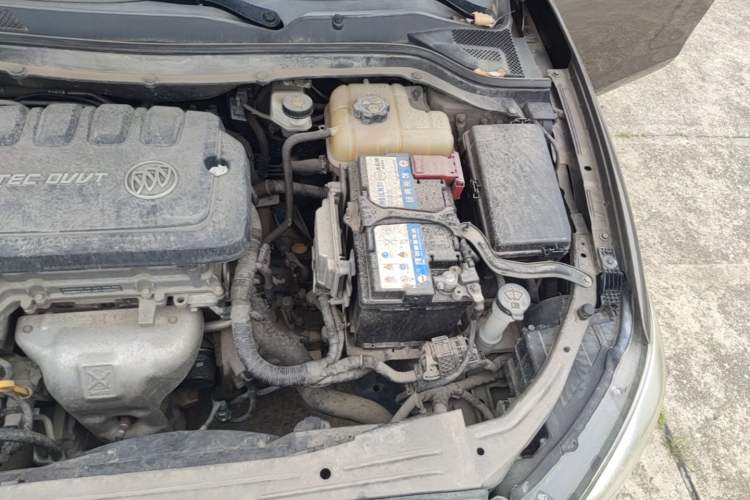 Used Buick GT 2016 15N Manual Elite Edition Engine Bay Left
