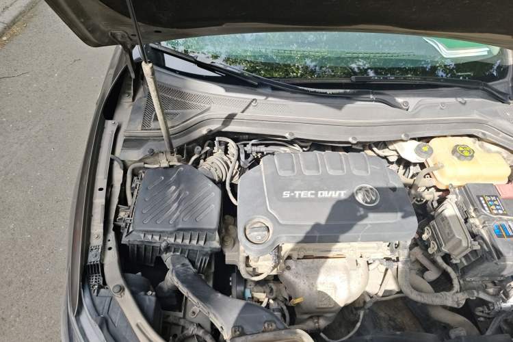 Used Buick GT 2016 15N Manual Elite Edition Engine Bay Right