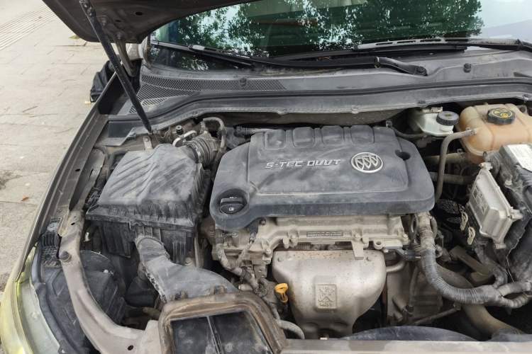 Used Buick GT 2016 15N Manual Luxury Version Engine Bay Right