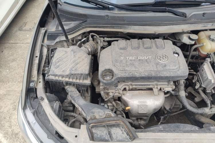 Used Buick GT 2016 15N Manual Elite Edition Engine Bay Right