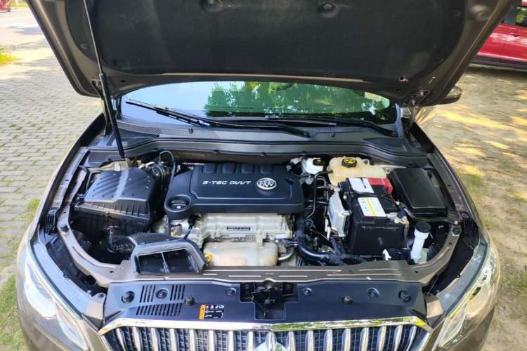 Used Buick GT 2016 15N Manual Elite Edition Engine Bay