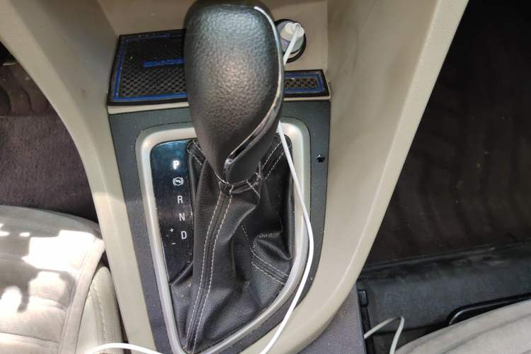 Used Buick GT 2016 15N Automatic Elite Edition Gear Lever