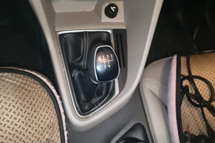 Used Buick GT 2016 15N Manual Elite Edition Gear Lever