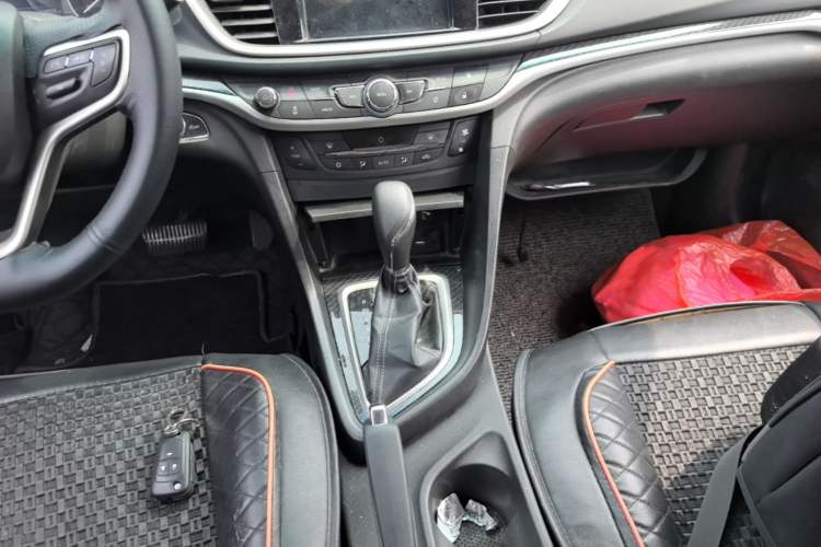 Used Buick GT 2016 15N Automatic Luxury Edition Gear Lever