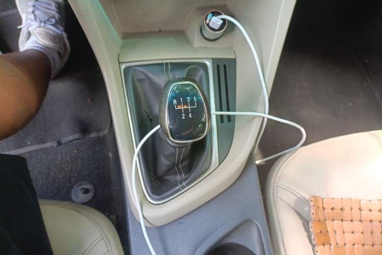 Used Buick GT 2016 15N Manual Elite Edition Gear Lever