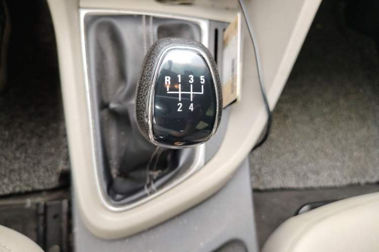 Used Buick GT 2016 15N Manual Elite Edition Gear Lever
