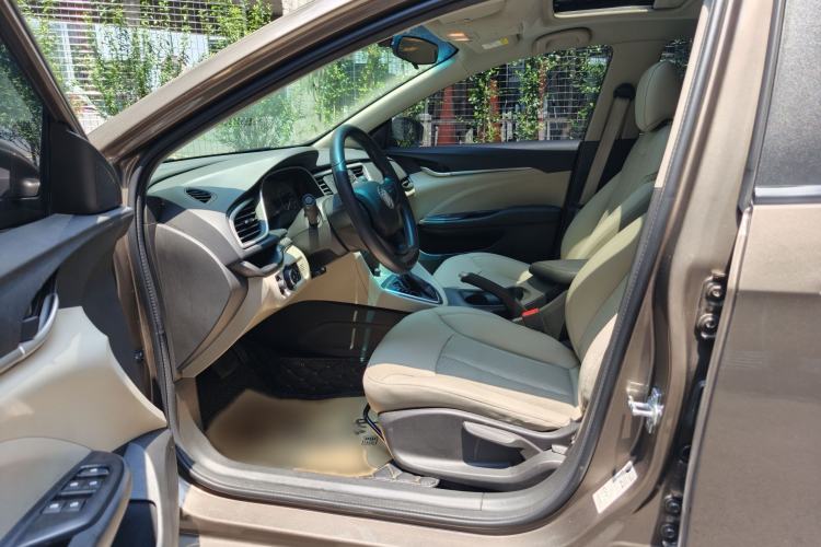 Used Buick GT 2016 15N Automatic Elite Edition Interior 2