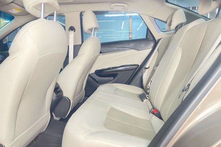 Used Buick GT 2016 15N Automatic Elite Edition Interior 5