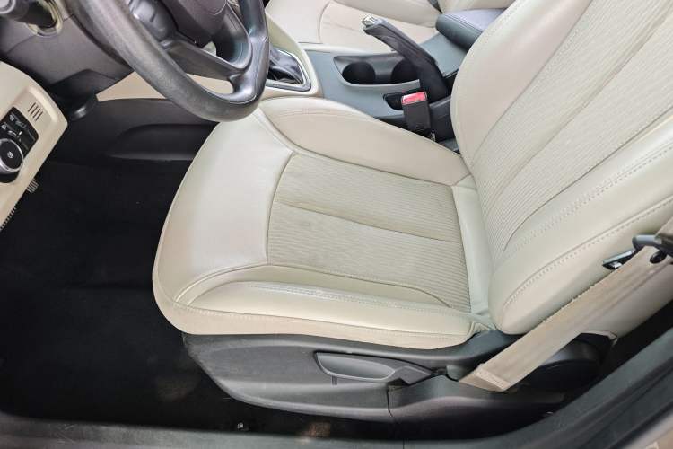 Used Buick GT 2016 15N Automatic Elite Edition Interior 8