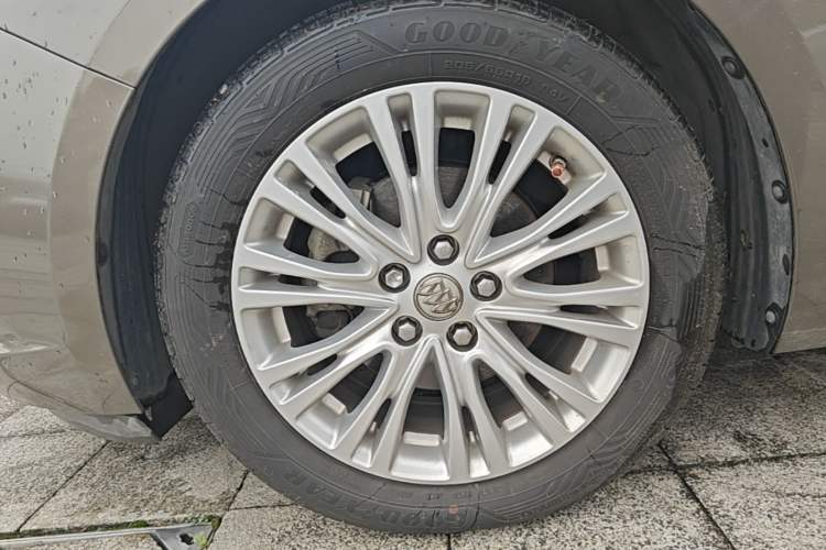 Used Buick GT 2016 15N Automatic Elite Edition Left Front Wheel Hub