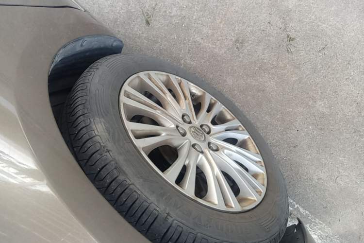 Used Buick GT 2016 15N Automatic Elite Edition Left Front Wheel Hub