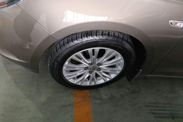 Used Buick GT 2016 15N Automatic Elite Edition Left Front Wheel Hub