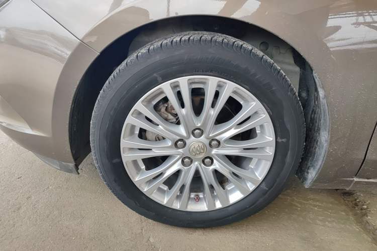 Used Buick GT 2016 15N Automatic Luxury Edition Left Front Wheel Hub
