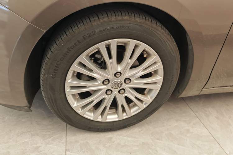 Used Buick GT 2016 15N Automatic Elite Edition Left Front Wheel Hub