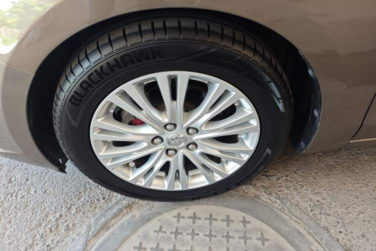 Used Buick GT 2016 15N Automatic Elite Edition Left Front Wheel Hub