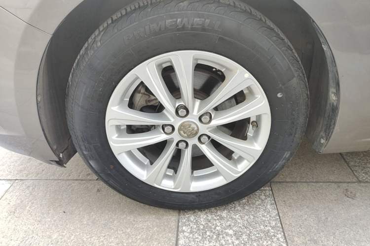 Used Buick GT 2016 15N Manual Entry-Level Trim Left Front Wheel Hub