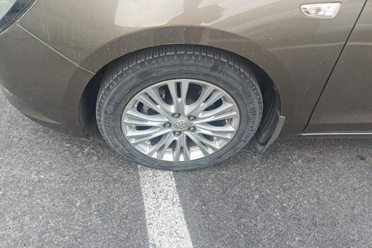 Used Buick GT 2016 15N Automatic Elite Edition Left Front Wheel Hub