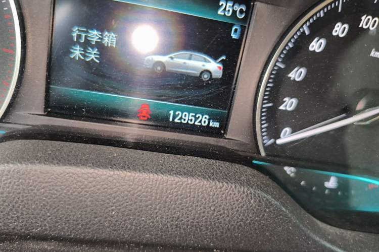 Used Buick GT 2016 15N Manual Luxury Version Odometer Close Up