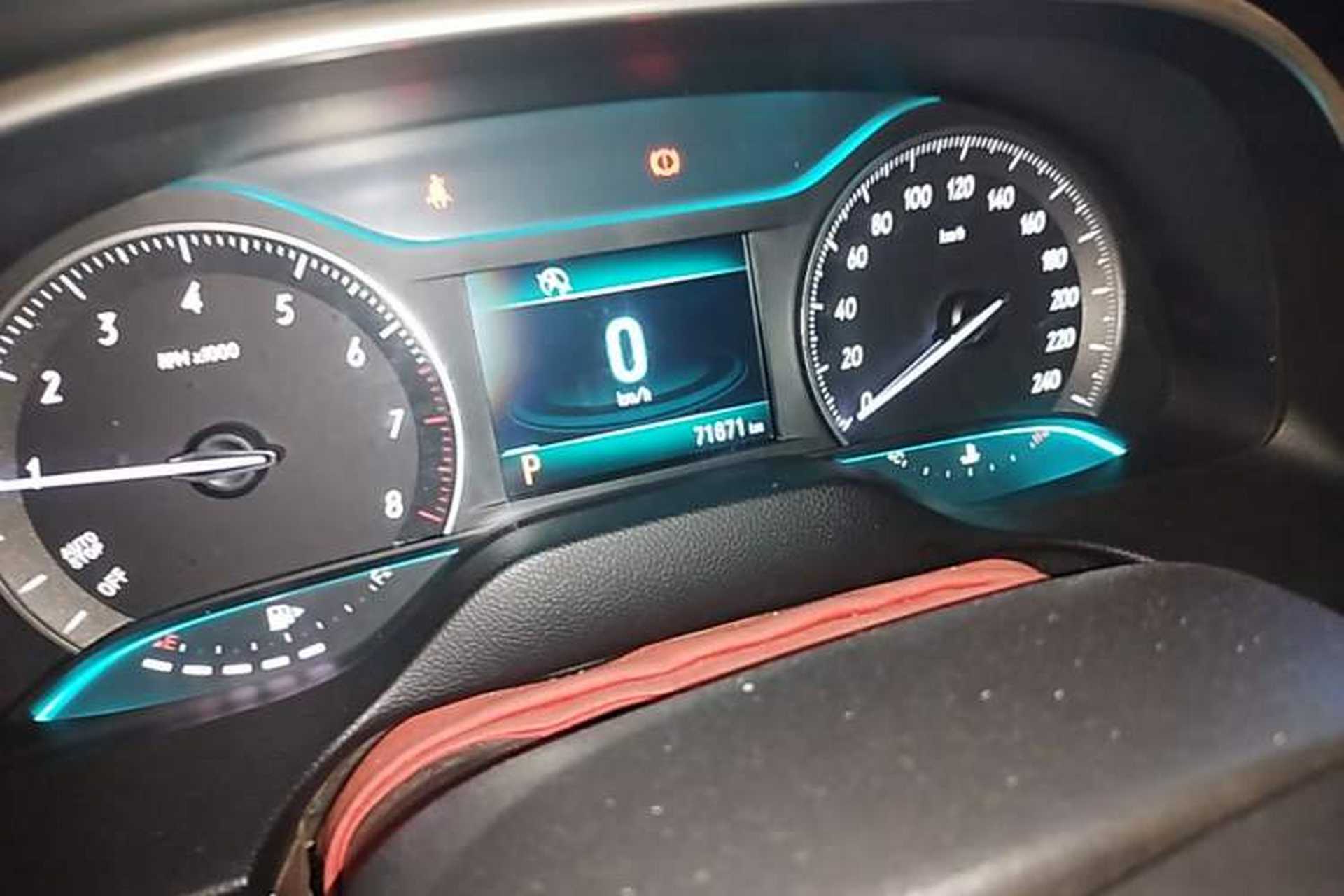 Used Buick GT 2016 15N Automatic Elite Edition Odometer Close Up