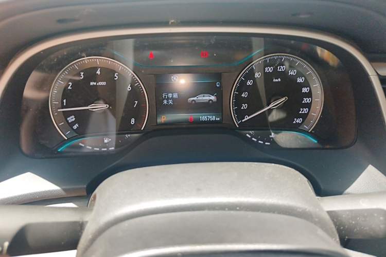 Used Buick GT 2016 15N Automatic Elite Edition Odometer Close Up