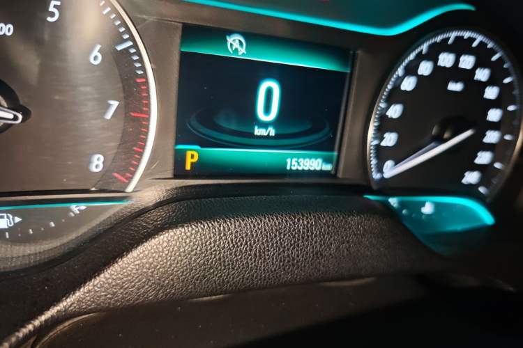 Used Buick GT 2016 15N Automatic Elite Edition Odometer Close Up