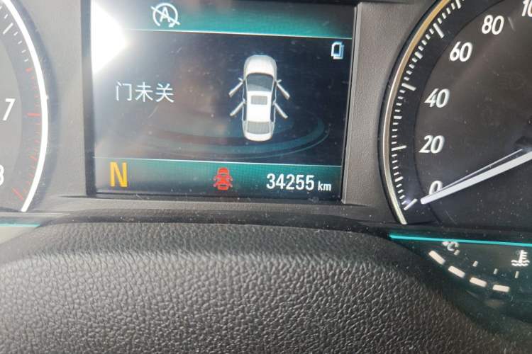Used Buick GT 2016 15N Automatic Elite Edition Odometer Close Up