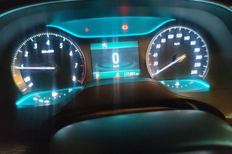 Used Buick GT 2016 15N Automatic Elite Edition Odometer Close Up