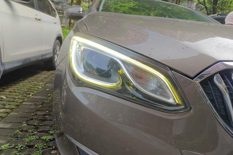 Used Buick GT 2016 15N Automatic Luxury Edition Right Front Headlight