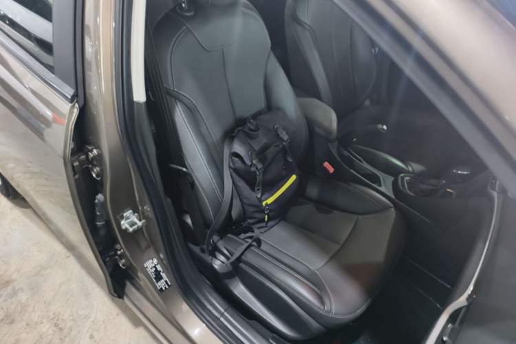 Used Buick GT 2016 15N Automatic Luxury Edition Right Front Seat