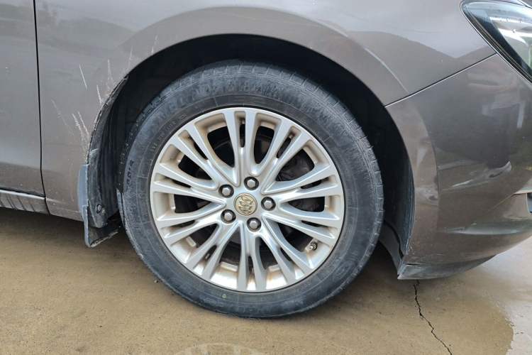 Used Buick GT 2016 15N Manual Luxury Version Right Front Wheel Hub