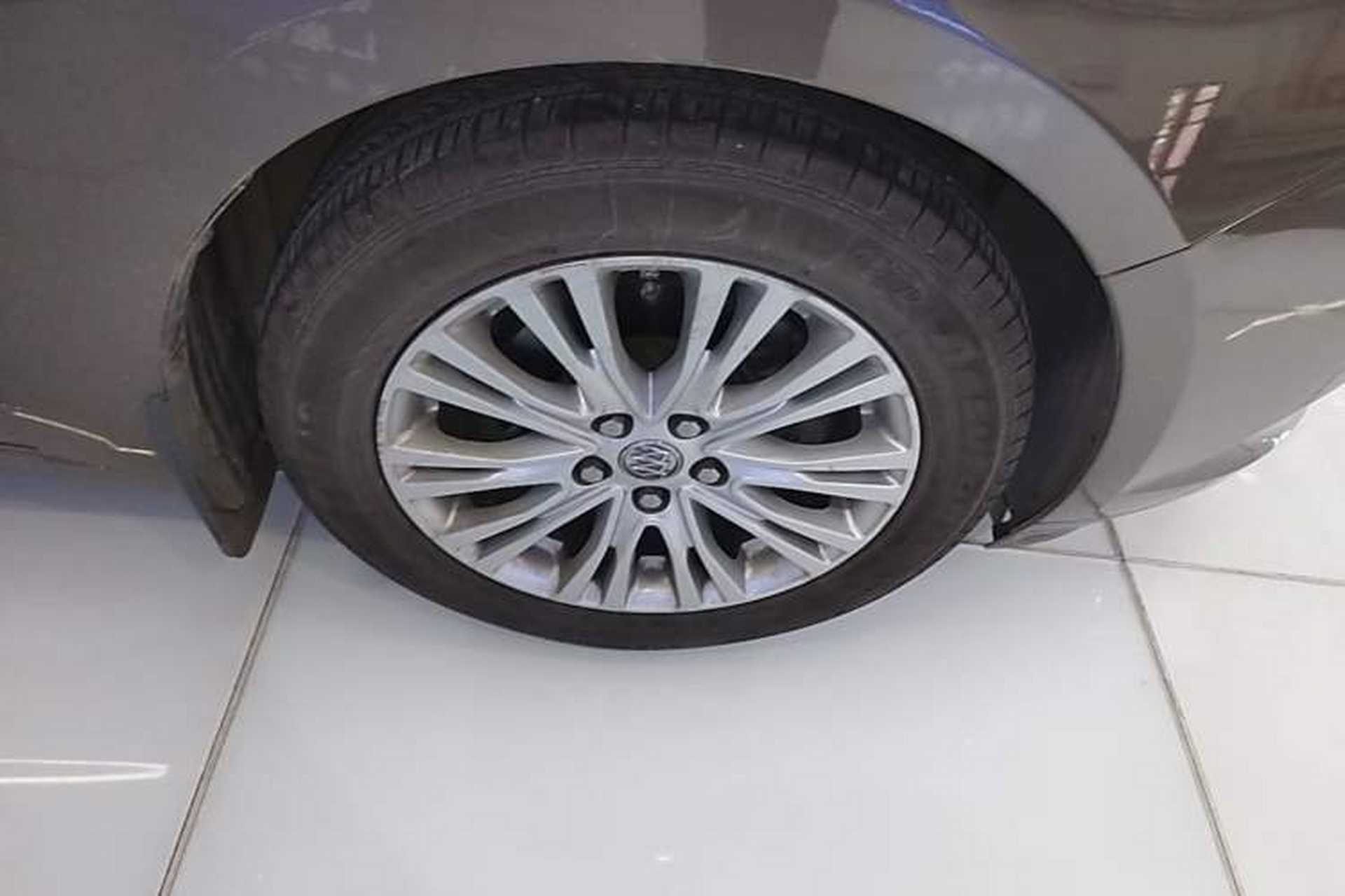 Used Buick GT 2016 15N Automatic Elite Edition Right Front Wheel Hub