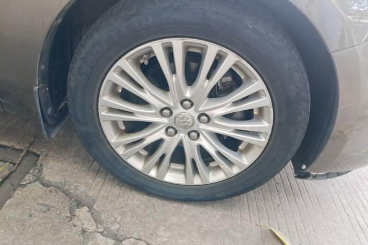 Used Buick GT 2016 15N Automatic Elite Edition Right Front Wheel Hub