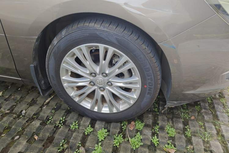 Used Buick GT 2016 15N Automatic Luxury Edition Right Front Wheel Hub