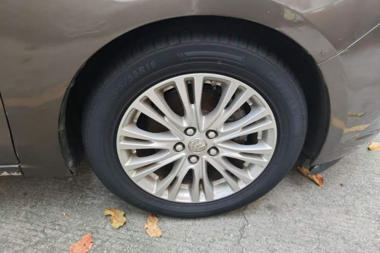 Used Buick GT 2016 15N Automatic Elite Edition Right Front Wheel Hub