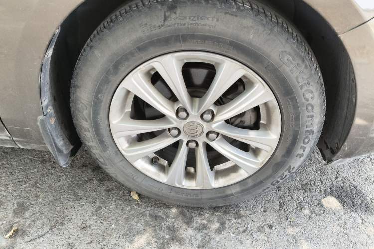 Used Buick GT 2016 15N Automatic Entry-Level Trim Right Front Wheel Hub