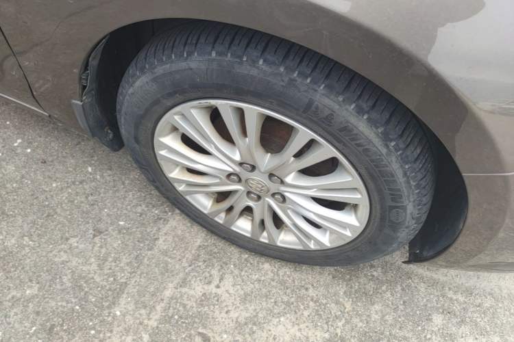Used Buick GT 2016 15N Manual Elite Edition Right Front Wheel Hub