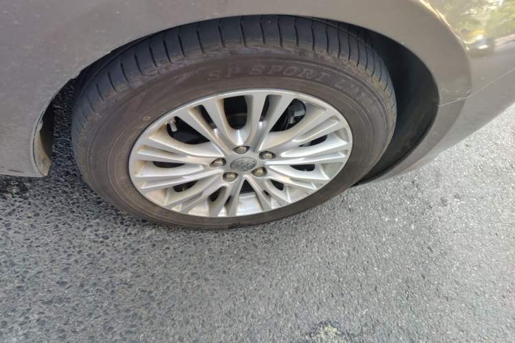 Used Buick GT 2016 15N Automatic Elite Edition Right Front Wheel Hub