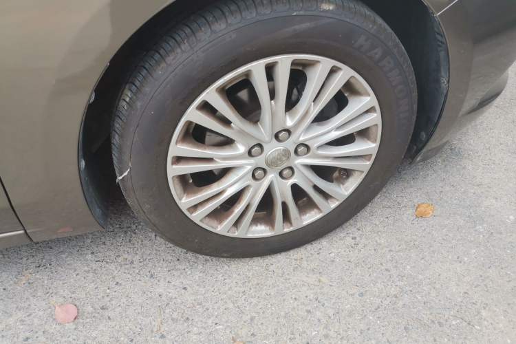 Used Buick GT 2016 15N Automatic Elite Edition Right Front Wheel Hub
