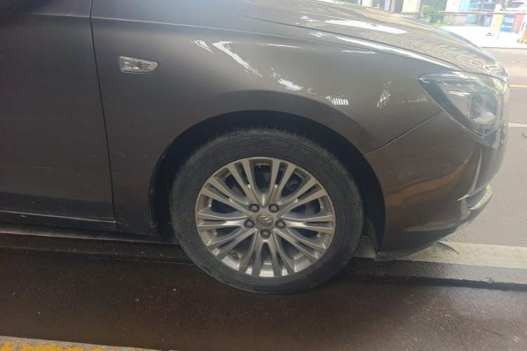 Used Buick GT 2016 15N Automatic Elite Edition Right Front Wheel Hub