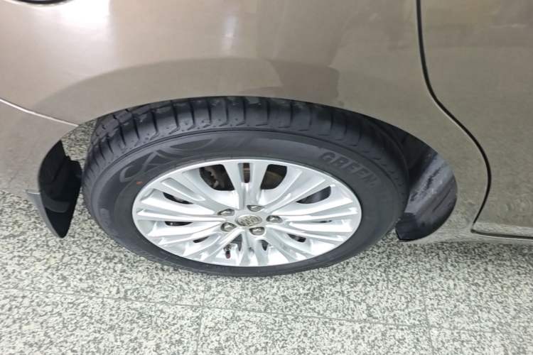 Used Buick GT 2016 15N Automatic Elite Edition Right Rear Wheel Hub