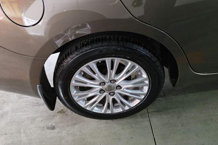Used Buick GT 2016 15N Automatic Elite Edition Right Rear Wheel Hub