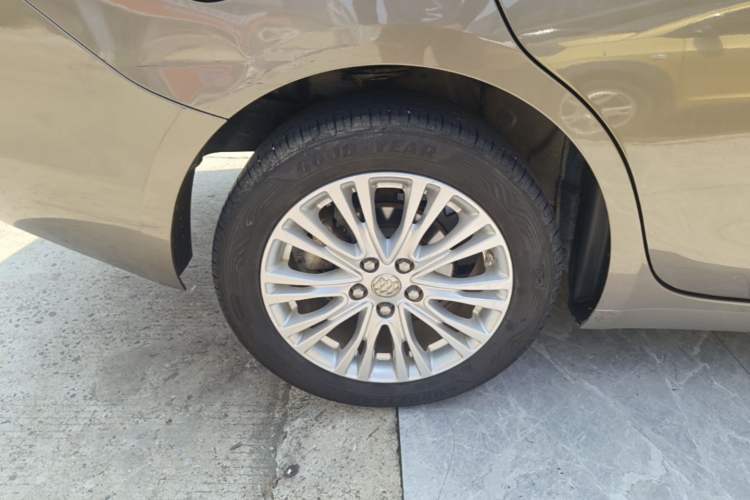 Used Buick GT 2016 15N Automatic Luxury Edition Right Rear Wheel Hub