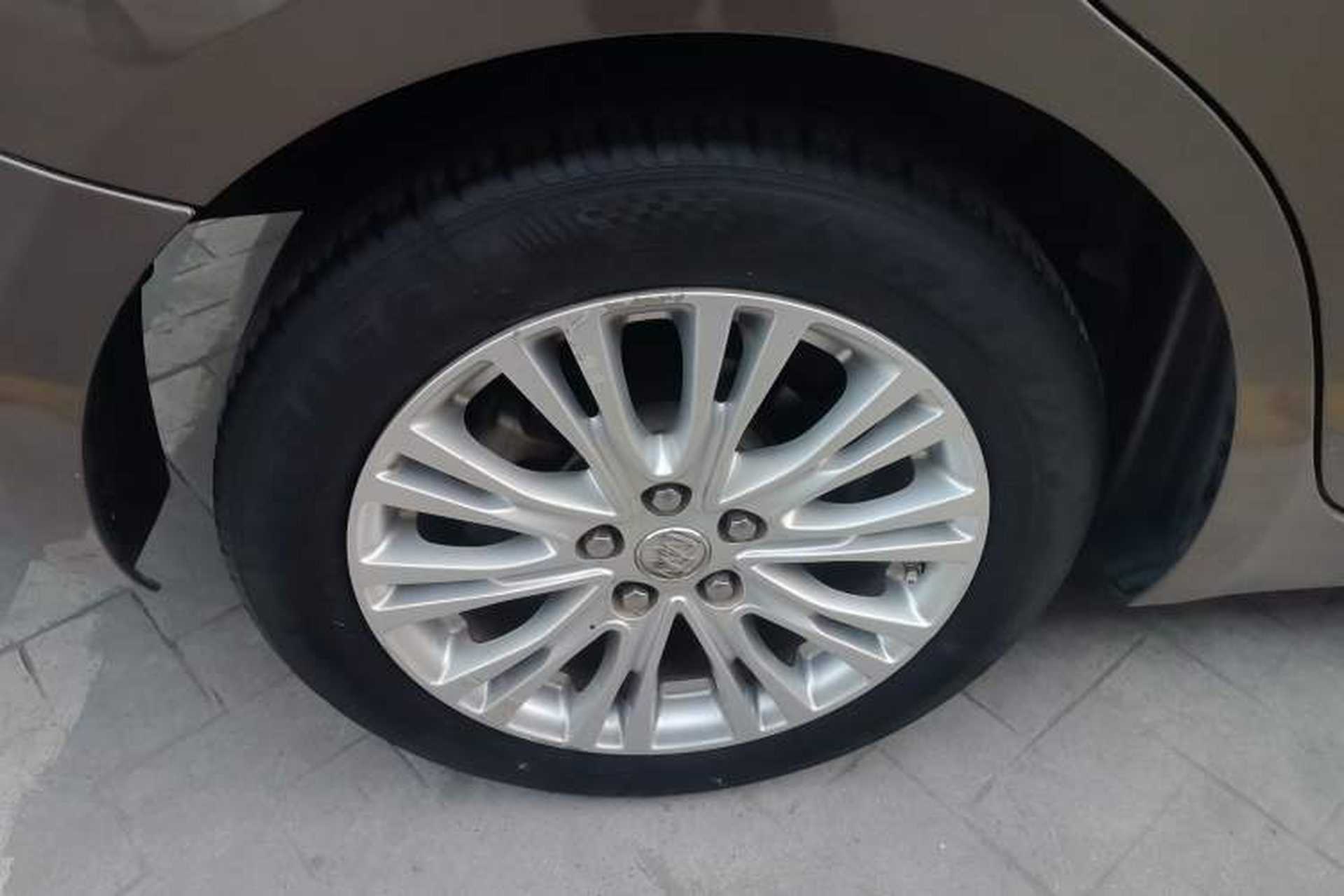 Used Buick GT 2016 15N Automatic Elite Edition Right Rear Wheel Hub