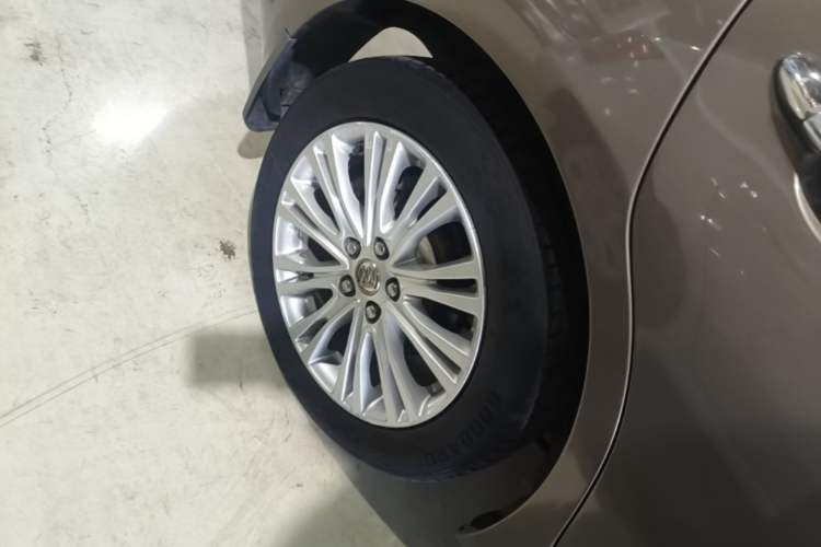 Used Buick GT 2016 15N Automatic Elite Edition Right Rear Wheel Hub