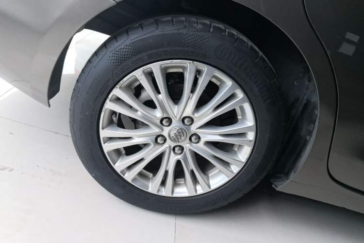 Used Buick GT 2016 15N Automatic Elite Edition Right Rear Wheel Hub