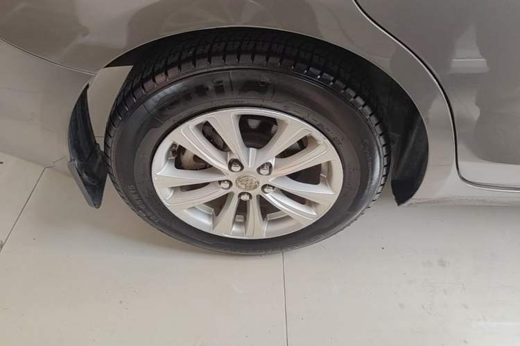 Used Buick GT 2016 15N Automatic Entry-Level Trim Right Rear Wheel Hub