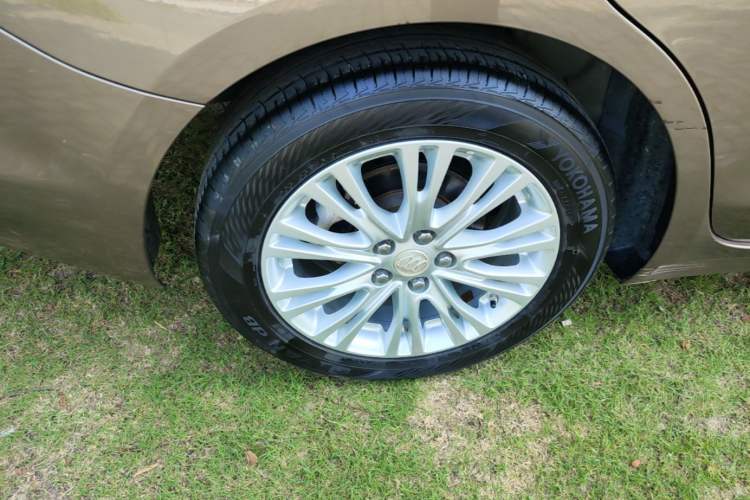 Used Buick GT 2016 15N Manual Elite Edition Right Rear Wheel Hub